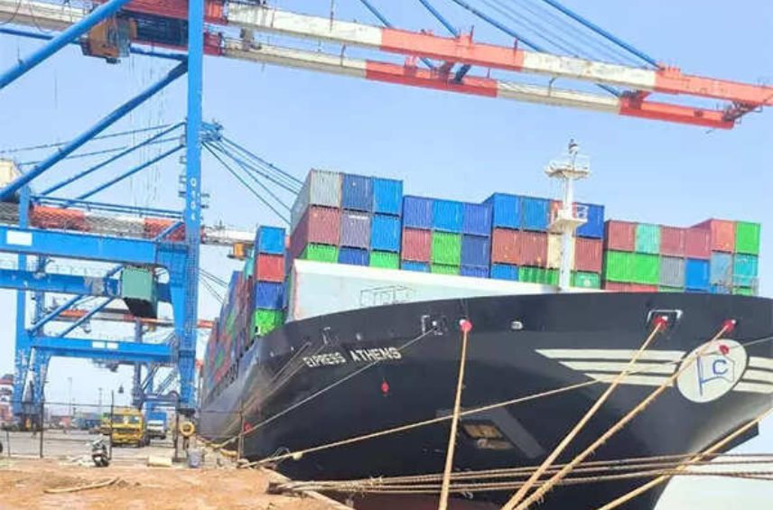 Deendayal Port Authority scrapped the shipbuilding cluster tender after receiving a single bid, citing inadequate qualification criteria.